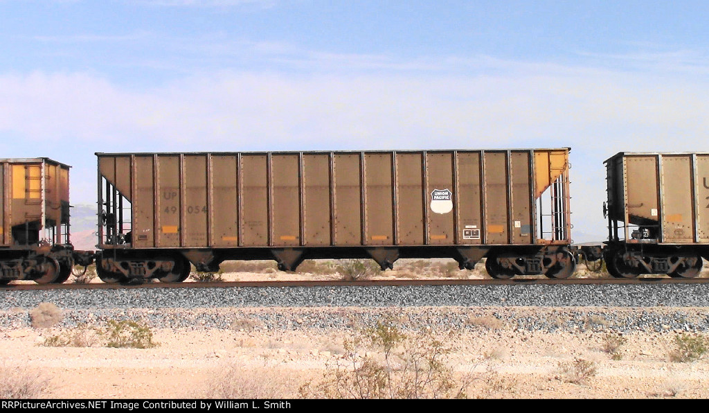 EB Unit Empty Open Hopper Frt at Erie NV -84